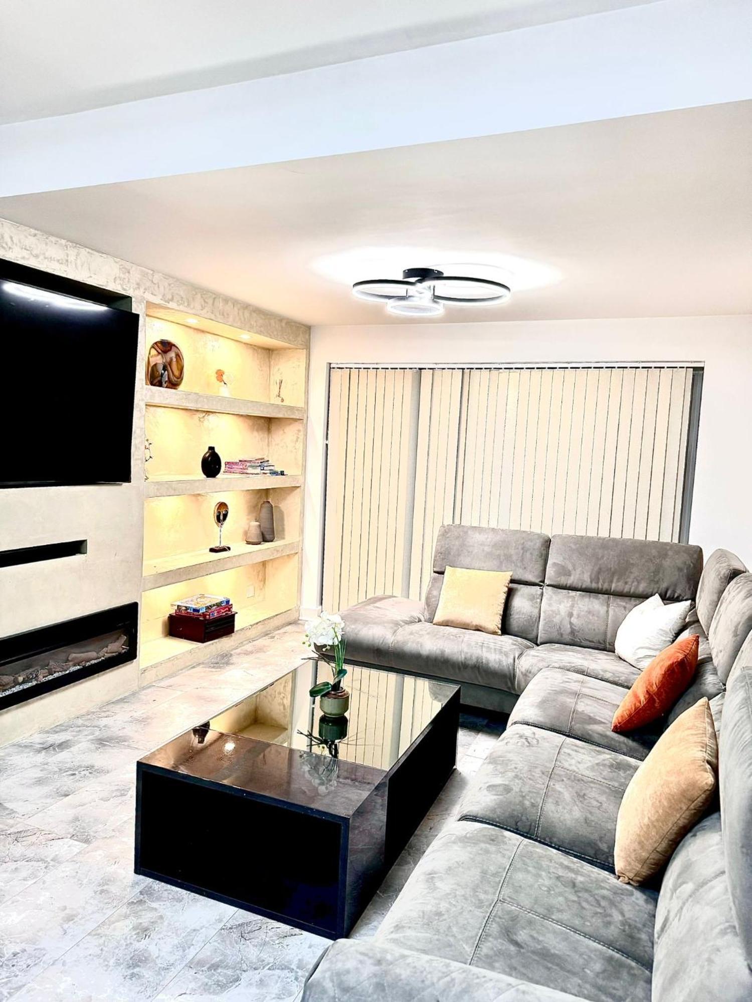 Deluxe Spacious King Size Room Hornchurch Esterno foto