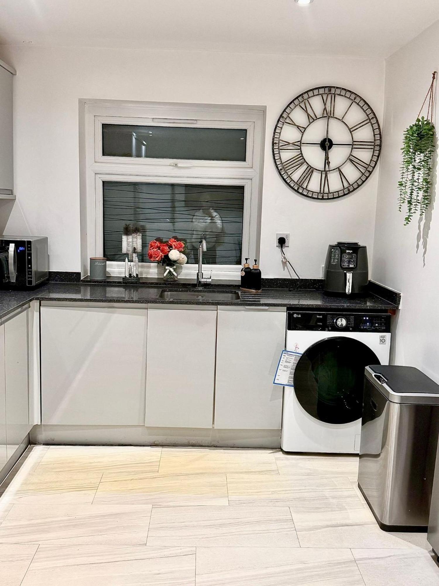Deluxe Spacious King Size Room Hornchurch Esterno foto