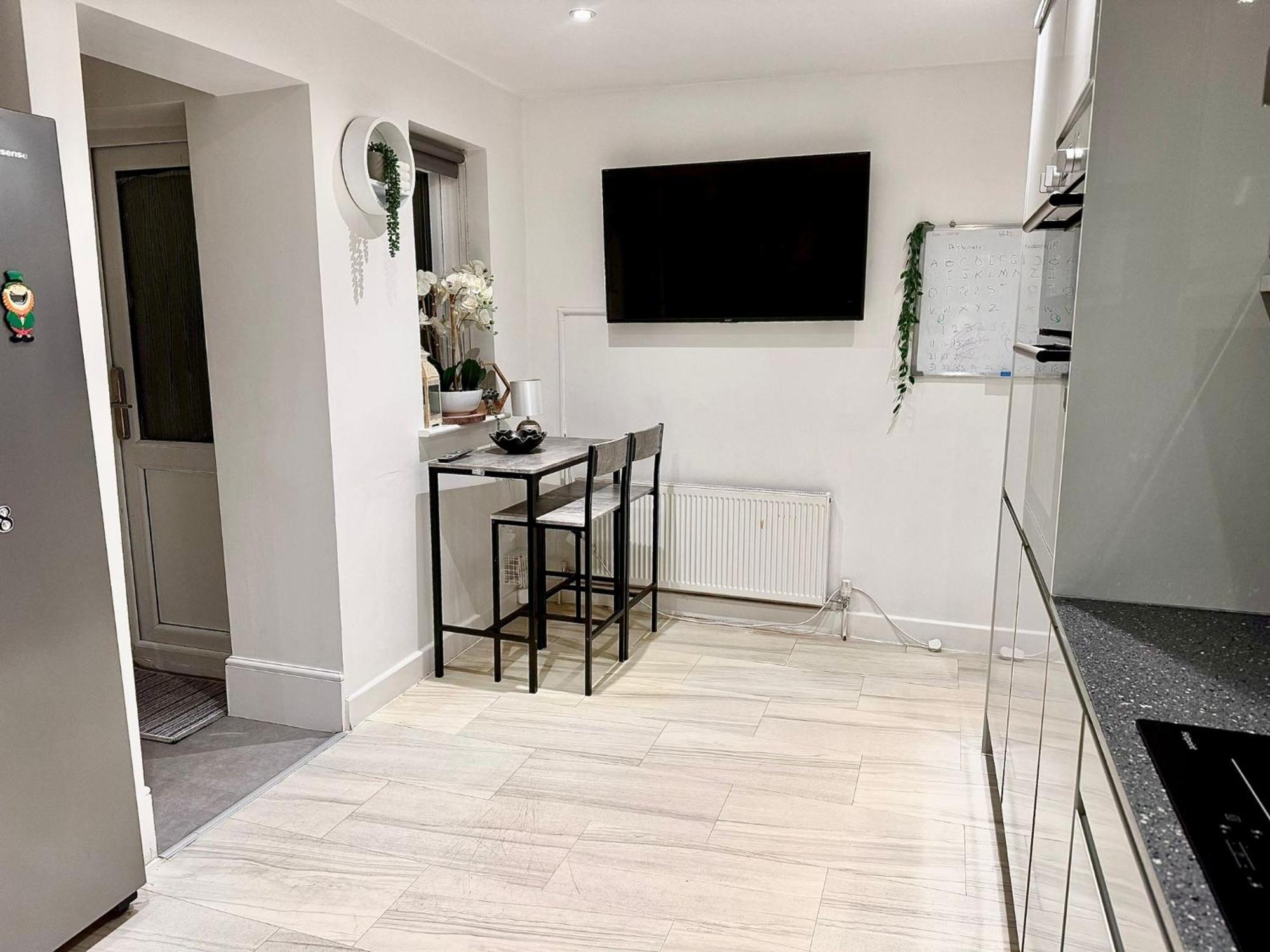 Deluxe Spacious King Size Room Hornchurch Esterno foto